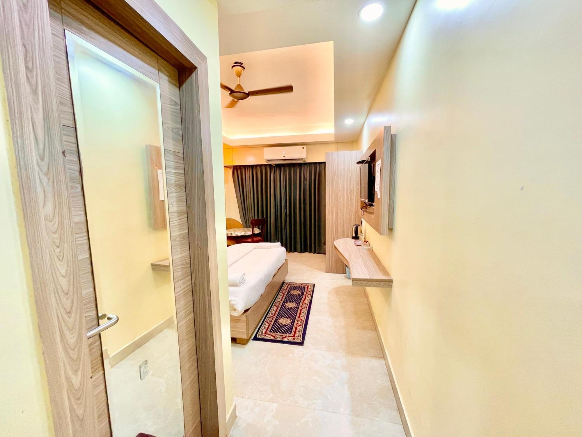 Hotel Rb International ! Puri Near-Sea-Beach-And-Temple Fully-Air-Conditioned-Hotel With-Lift-And-Card Payment Accepted-Parking-Facility, Best Hotel In Puri Eksteriør bilde